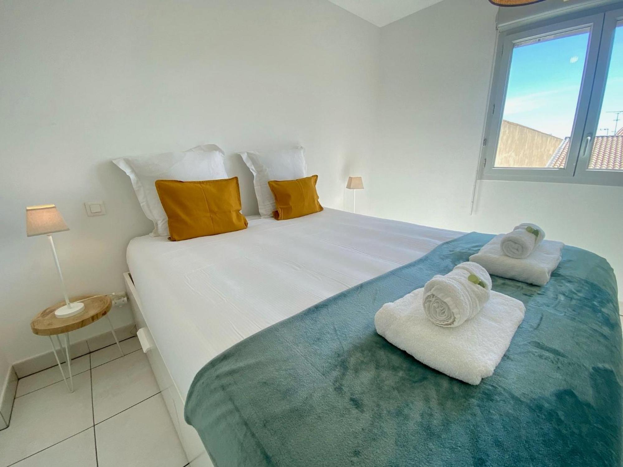 "Loulou" T1 Moderne Et Lumineux, Centre Ville, Wifi, Parking Sete Luaran gambar