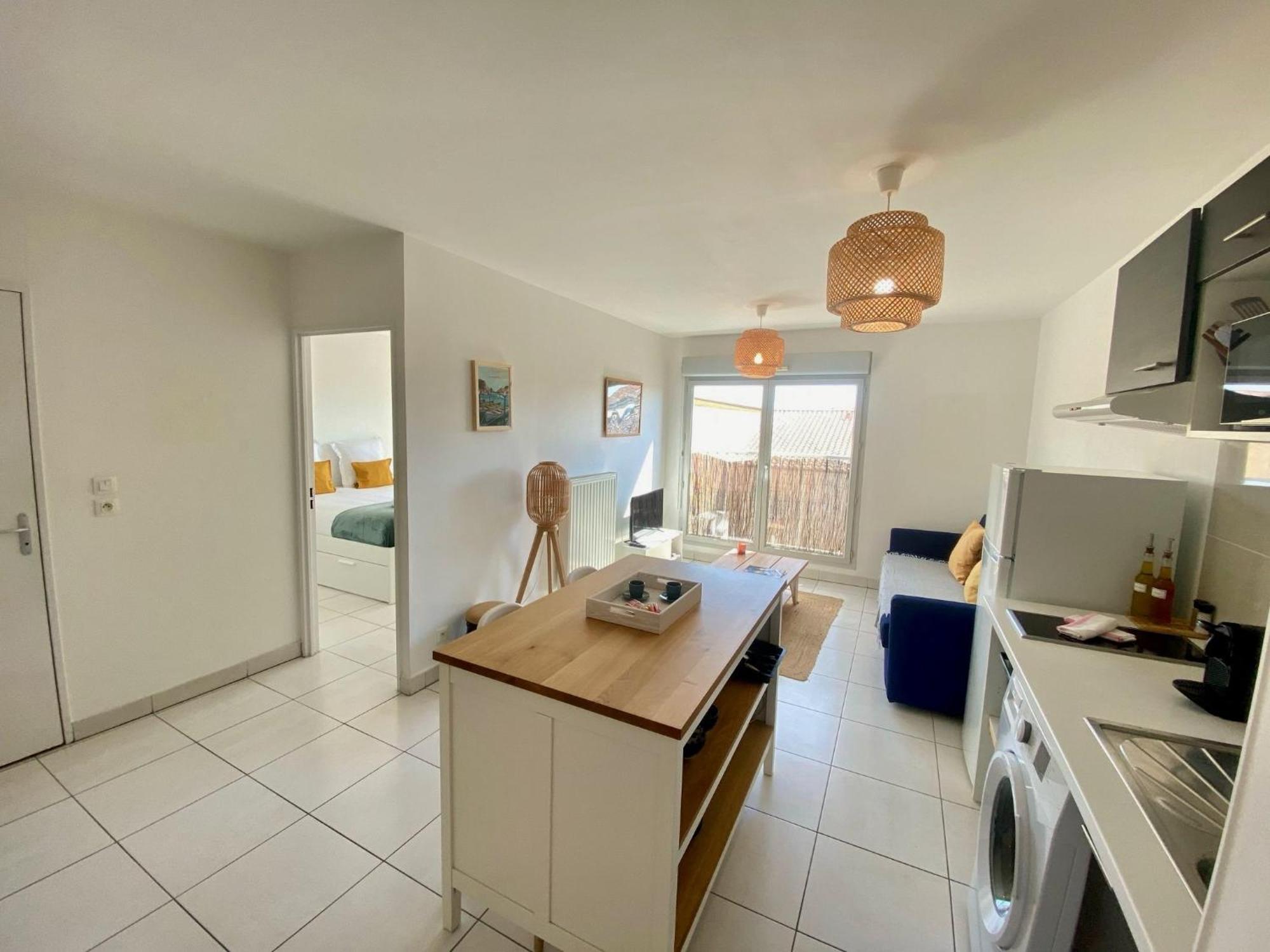"Loulou" T1 Moderne Et Lumineux, Centre Ville, Wifi, Parking Sete Luaran gambar